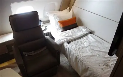 Вид на кабину класса Singapore Airlines Suites