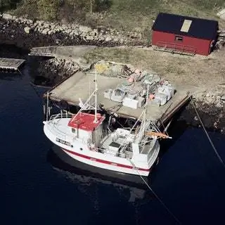 Это изображение может содержать транспортное средство Транспорт Лодка Гидроцикл Судно и на открытом воздухе