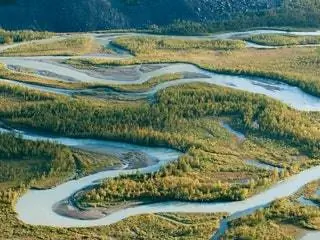 На изображении может находиться на улице пейзаж природа пейзаж вода земля вид с воздуха и горы