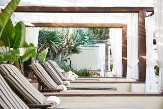 Спа в Estancia pool cabana san diego spa