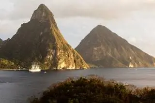 На изображении может находиться мыс на улице природа земля море океан вода береговая линия побережье скалы и пейзажи