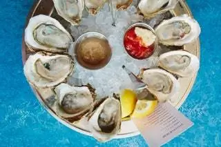 Ресторан морепродуктов BG Oysters Бостон, Массачусетс