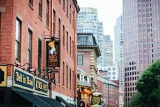 Колокольчик в баре Boston MA