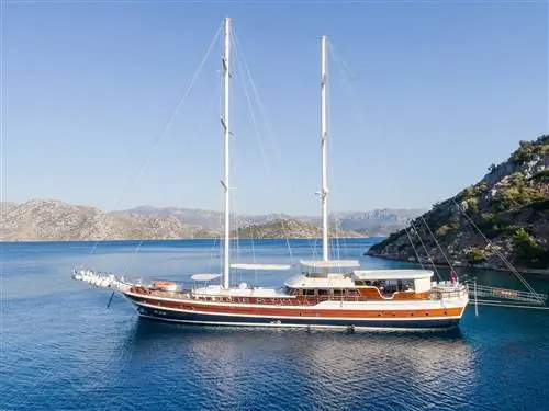 Halcon del Mar от Red Savannah Private Cruise