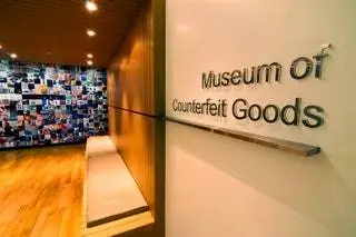 Таиланд Бангкок Музей Музей контрафактных товаров Тиллеке Гиббинса