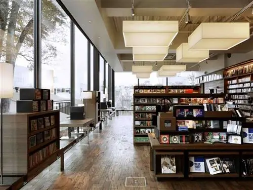 На изображении может находиться мебель в помещении, книжный магазин, книжный магазин и библиотека.