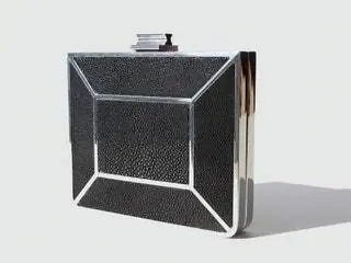 Клатч Salvatore Ferragamo ferragamo.com 2050.