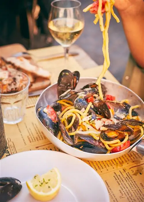 спагетти con le cozze в ресторане Tonnarelloin Trastevere