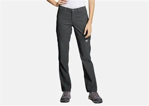 На изображении может находиться одежда одежда брюки джинсовые джинсы человек и человек