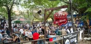 США Техас Даллас Бар Katy Trail Ice house