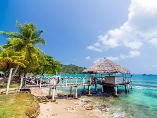 На изображении может находиться Summer Waterfront Dock Port Pier на улице Тропики и природа