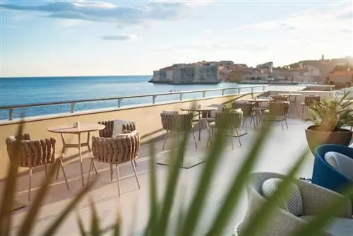 Отель Excelsior Dubrovnik сочетает в себе гламурную приморскую атмосферу с непревзойденным видом на старый город.