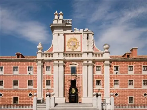 На изображении может находиться город город город городской центр города здание и архитектура