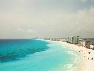 Это изображение может содержать Береговая линия Вода Океан На открытом воздухе Природа Море Земля Побережье Пляж Пейзаж и пейзажи
