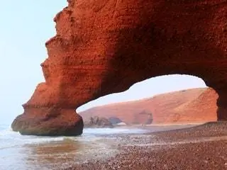 На изображении может находиться природа на улице Береговая линия вода море океан пещера побережье и бухта