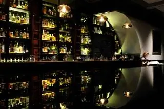 28 Hong Kong Street Сингапурский бар
