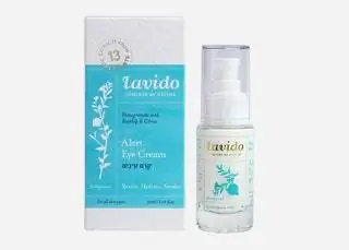 На изображении может находиться косметическая бутылка и шейкер