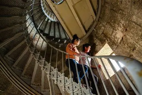 Внутри маяка Эддистоун-Пойнт