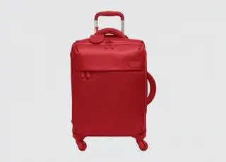 На изображении может находиться багаж и чемодан