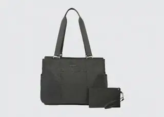 На изображении может находиться сумка и большая сумка