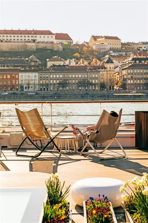 Журнал Cond Nast Traveller, июль 2019 г. Против текущих круизов Crystal