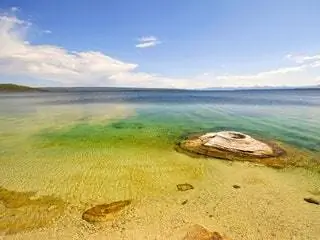 Это изображение может содержать Береговая линия Вода На открытом воздухе Природа Океан Море Земля Побережье Пляж Небо и лазурное небо