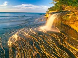 На изображении может находиться природа вода на улице океан море берег пламя костер огонь побережье пляж и пейзажи