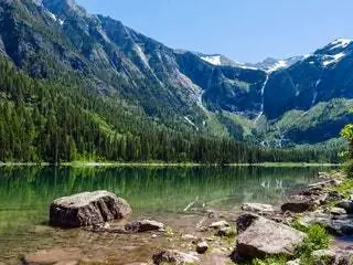 На изображении может находиться природа на улице дерево растение вода пихта Abies Mountain Mountain Range Wilderness and Ice