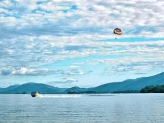 Это изображение может содержать Приключения Досуг На открытом воздухе Природа Океан Море Вода Земля Береговая линия и планеризм