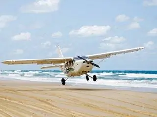 Это изображение может содержать транспортное средство транспорт самолет самолет аэропорт и аэродром