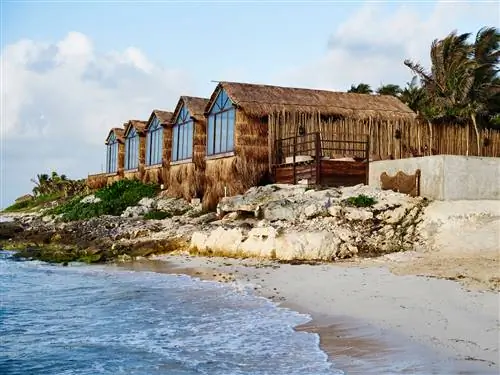 На изображении может находиться природа на улице здание жилье сельская хижина сельский приют лачуга и дом