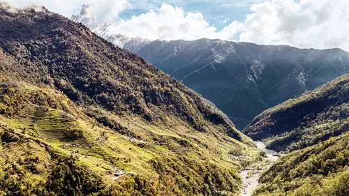 Модельер Прабал Гурунг приглашает вас посетить Непал