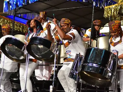 Steelband Trinidad All Stars на карнавале в Тринидаде