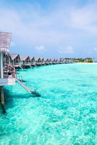 Это изображение может содержать Природа На открытом воздухе Земля Вода Береговая линия Море Океан Здание Сельская местность Сельская хижина и побережье