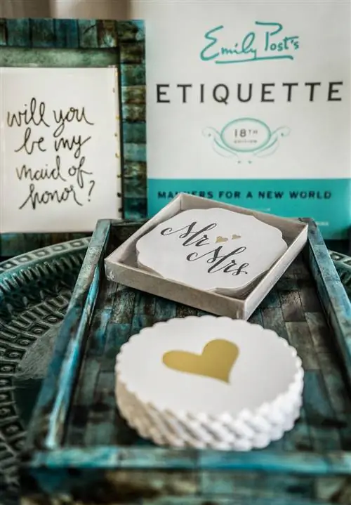 Это изображение может содержать текст Еда, десерт, крем, глазурь, торт и коробка