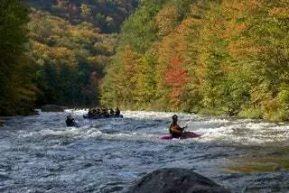 Уайтуотер Релиз Ямайка. Лодка и вода