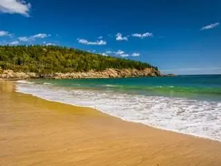 На изображении может находиться Береговая линия Вода На улице Природа Океан Море Земля Мыс Побережье Пляж и песок