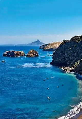 На изображении может находиться мыс природа на улице океан море вода и скала