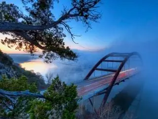 На изображении может находиться архитектура строительного моста арочная арка и арочный мост