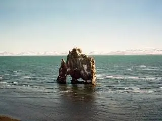 Это изображение может содержать Вода Море На открытом воздухе Природа Океан Береговая линия Земля Мыс Побережье Скала и скала