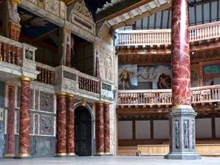 На изображении может находиться архитектура здание дверь колонна колонна жилище и монастырь