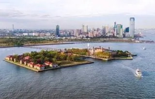 остров Эллис
