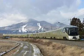На изображении может находиться транспорт Железнодорожный путь Железнодорожный транспорт и поезд