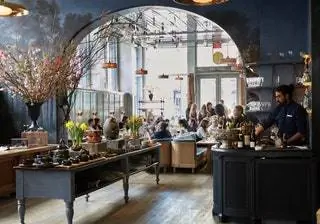 Шопинг в Нью-Йорке, Роман и Гильдия Уильямс