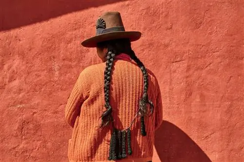 На изображении может находиться одежда, одежда, шляпа, человек и шляпа от солнца