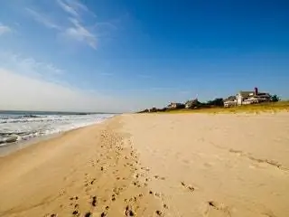 На изображении может находиться Береговая линия Вода Природа На улице Океан Море Побережье Пляж и песок