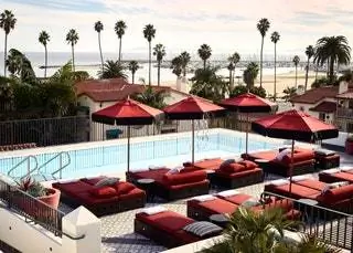 Названный в честь крошечной берберской деревни на юге Марокко, отель Californians на крыше «Tan Tan» является одним из лучших мест.