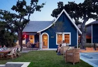 Внешний вид ресторана Josephine House Остин