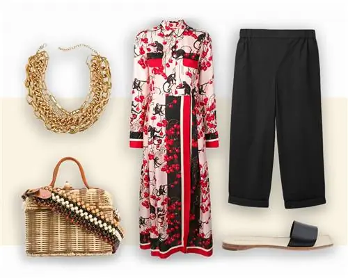 На изображении может находиться одежда одежда пижамы шорты аксессуары и аксессуары