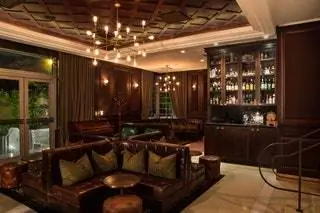 Интерьер коктейль-клуба Regent в Майами